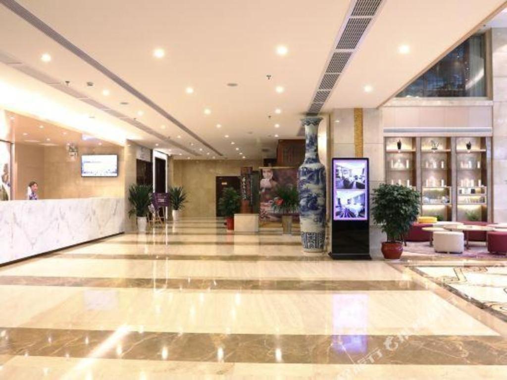 Lavande Hotels- Yueyang Linxiang Zhongfa Luaran gambar